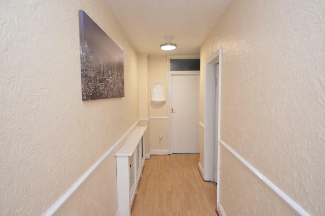 Four Bedroom Townhouse 12 Minutes Walk To Excel Exhibition Centre Londra Dış mekan fotoğraf