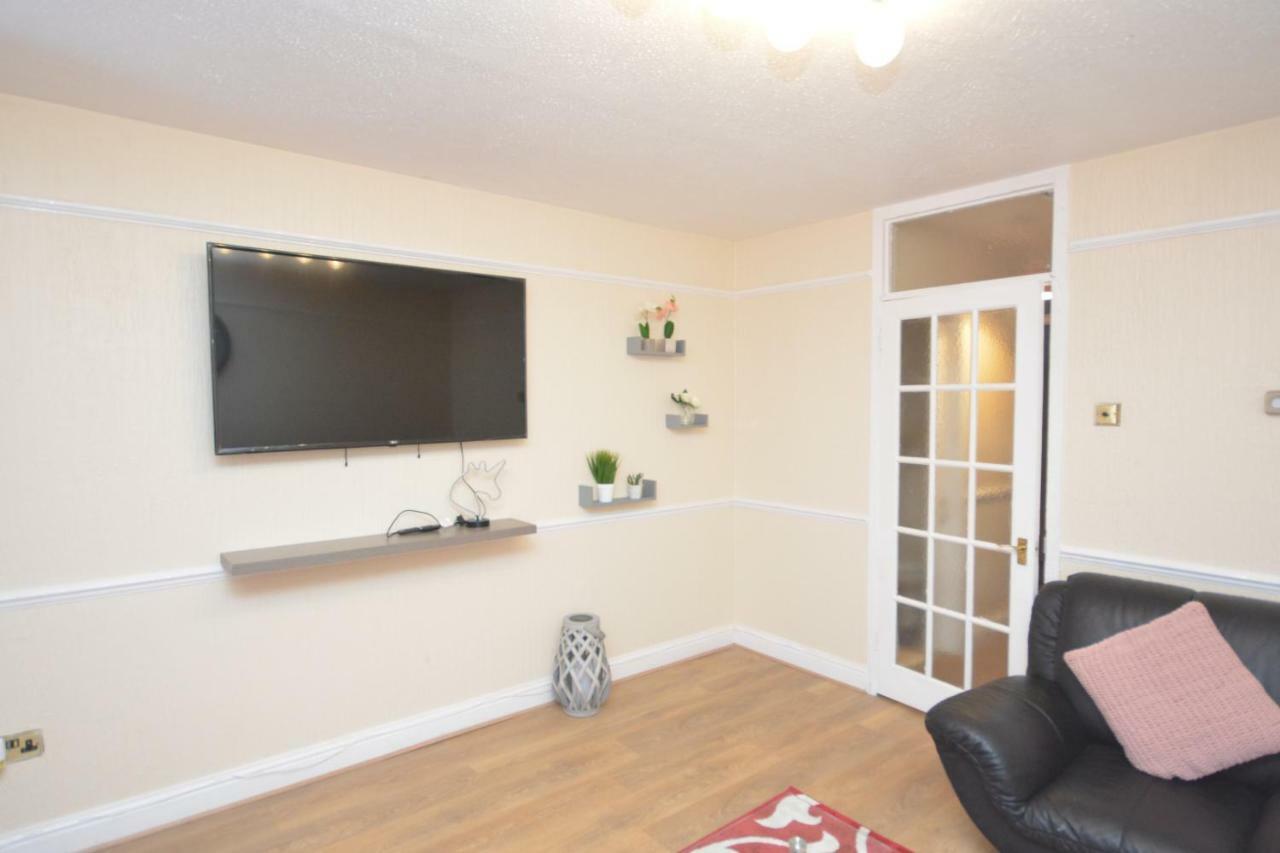 Four Bedroom Townhouse 12 Minutes Walk To Excel Exhibition Centre Londra Dış mekan fotoğraf