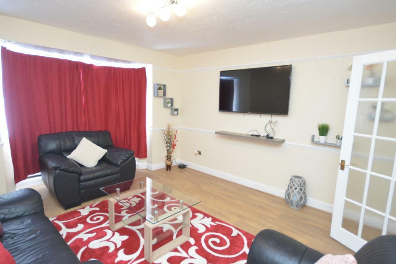 Four Bedroom Townhouse 12 Minutes Walk To Excel Exhibition Centre Londra Dış mekan fotoğraf