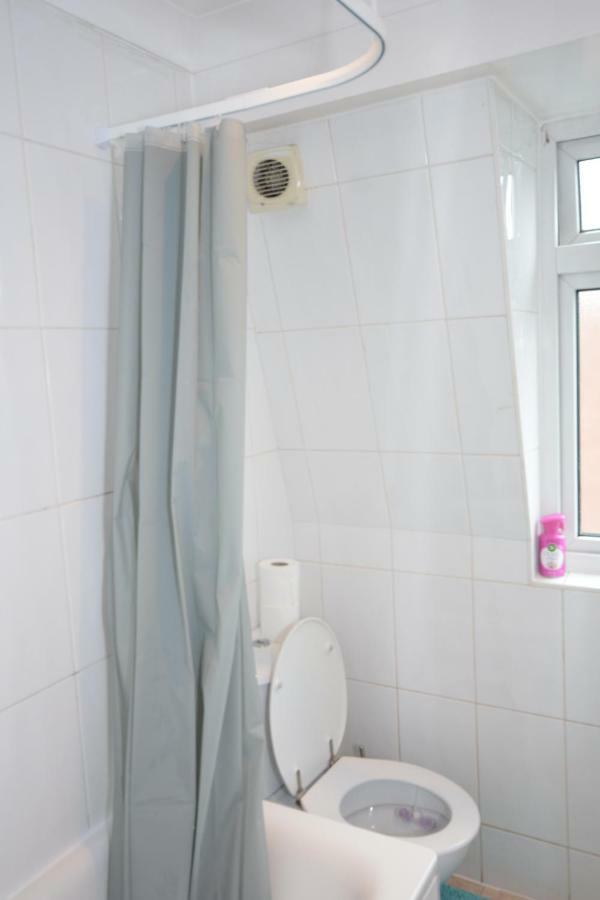 Four Bedroom Townhouse 12 Minutes Walk To Excel Exhibition Centre Londra Dış mekan fotoğraf