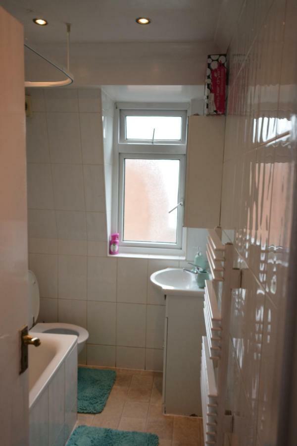 Four Bedroom Townhouse 12 Minutes Walk To Excel Exhibition Centre Londra Dış mekan fotoğraf