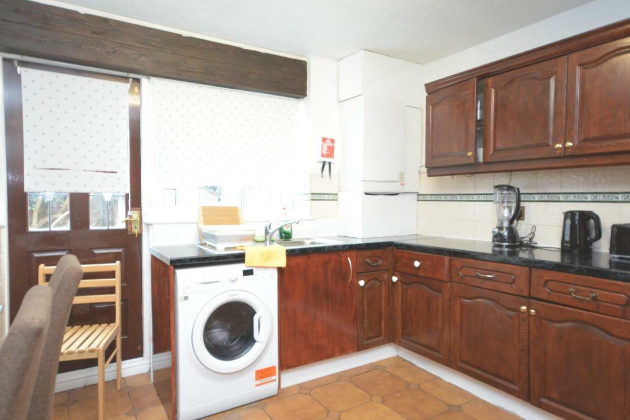 Four Bedroom Townhouse 12 Minutes Walk To Excel Exhibition Centre Londra Dış mekan fotoğraf