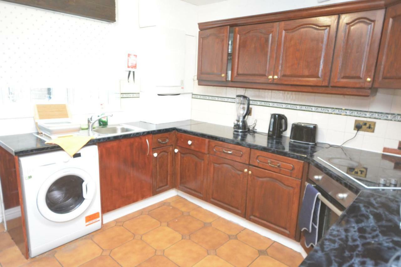Four Bedroom Townhouse 12 Minutes Walk To Excel Exhibition Centre Londra Dış mekan fotoğraf